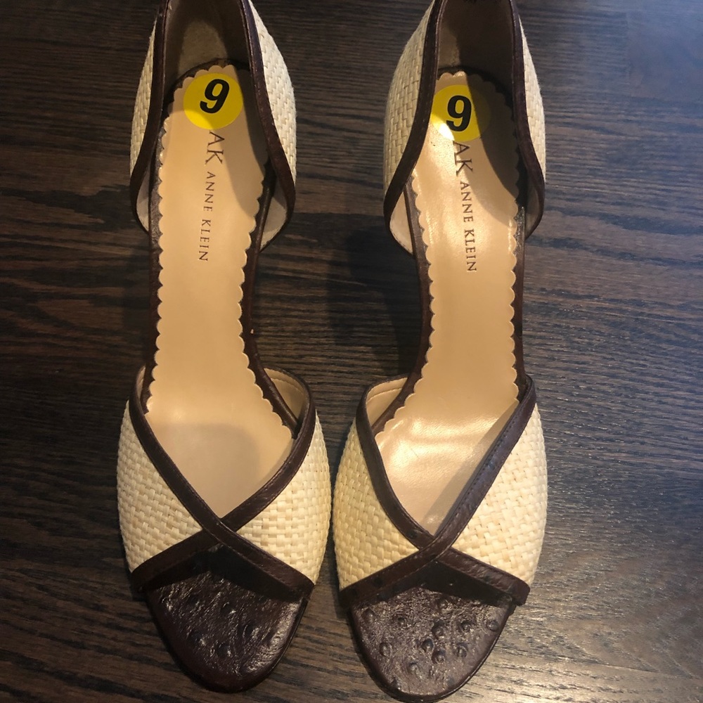 Anne Klein Heels size 9 nwot